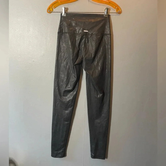 Aerie black embossed leggings size small - Picture 4 of 7